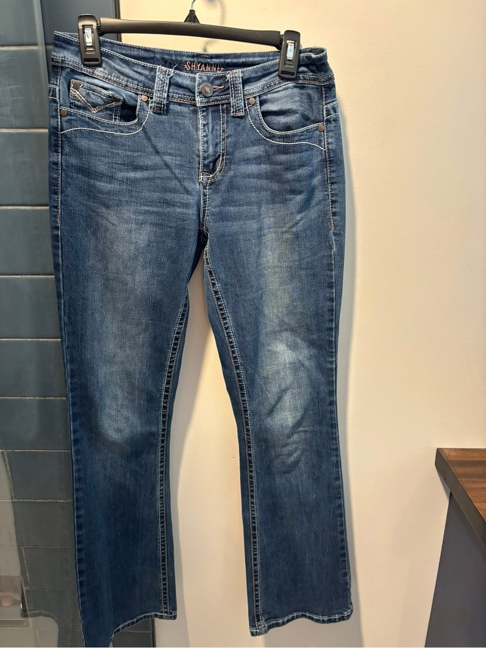 Shyanne Women’s Boot Cut Jeans in Medium Blue Wash